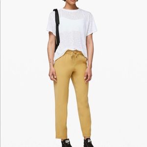 Lululemon "On the Fly" woven. Size 4